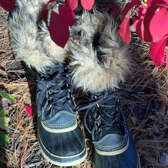 Sorel 'Joan of Arctic" faux fur waterproof snow boot, black suede, size 8 - Picture 1 of 6